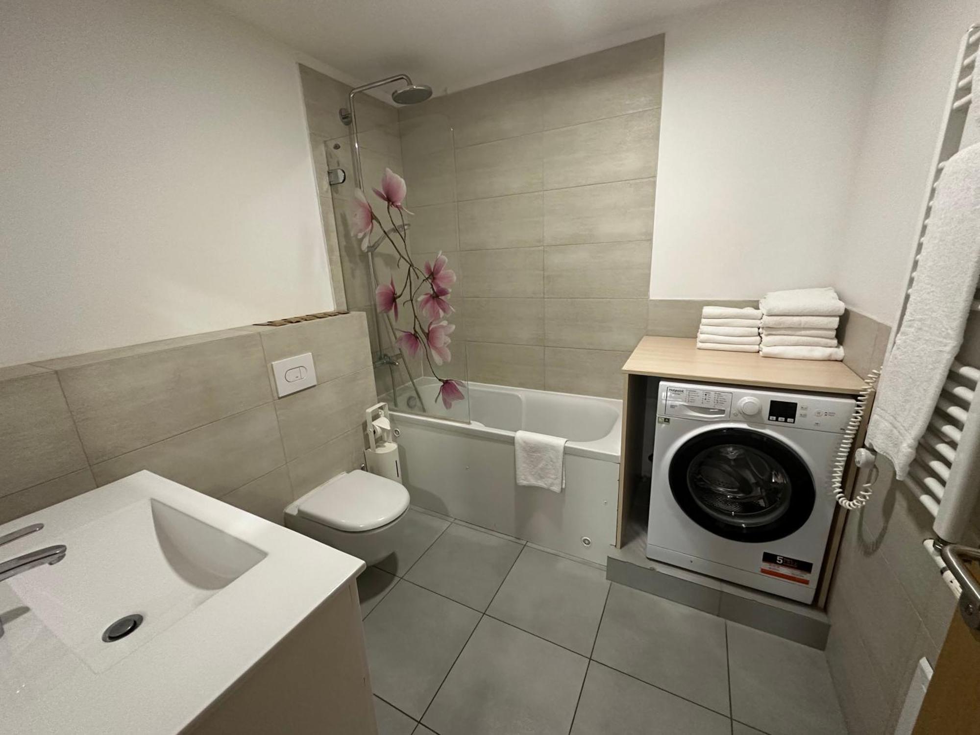 Forrest Apartments Vilnius Ngoại thất bức ảnh